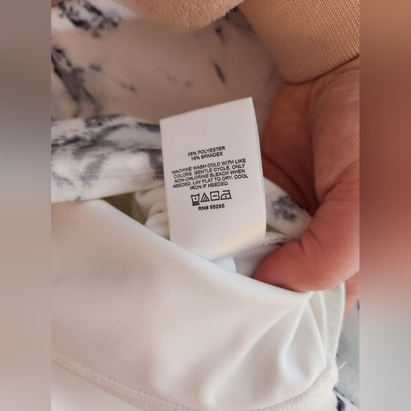 NWT Express Marble Body Contour Cropped T-Shirt Small - Picture 6 of 6